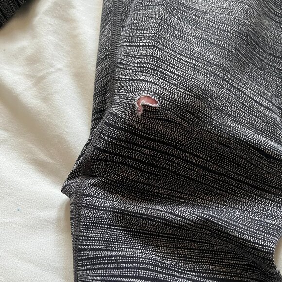🌸 Lululemon crop leggings 🌸 - Picture 4 of 4